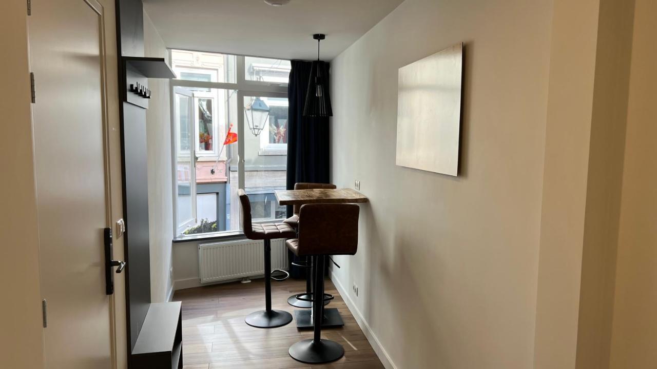 Stylish In The Heart Of Center Apartamento Breda