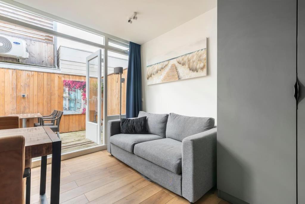 Stylish In The Heart Of Center Apartamento