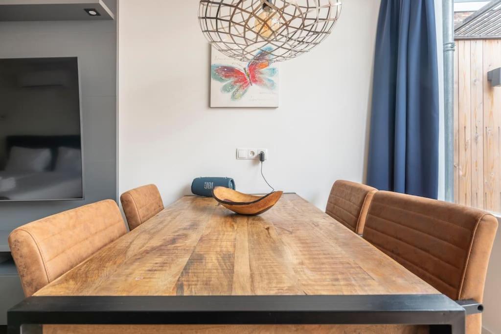 Stylish In The Heart Of Center Apartamento Breda