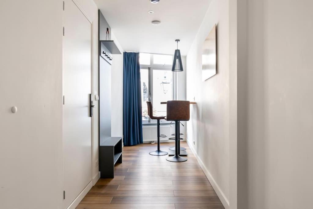 Stylish In The Heart Of Center Apartamento